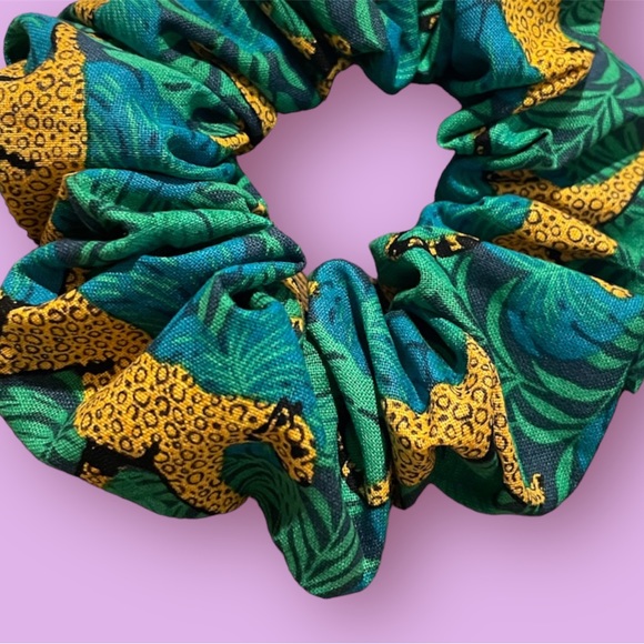 Scrunchie cheetah - Picture 3 of 4